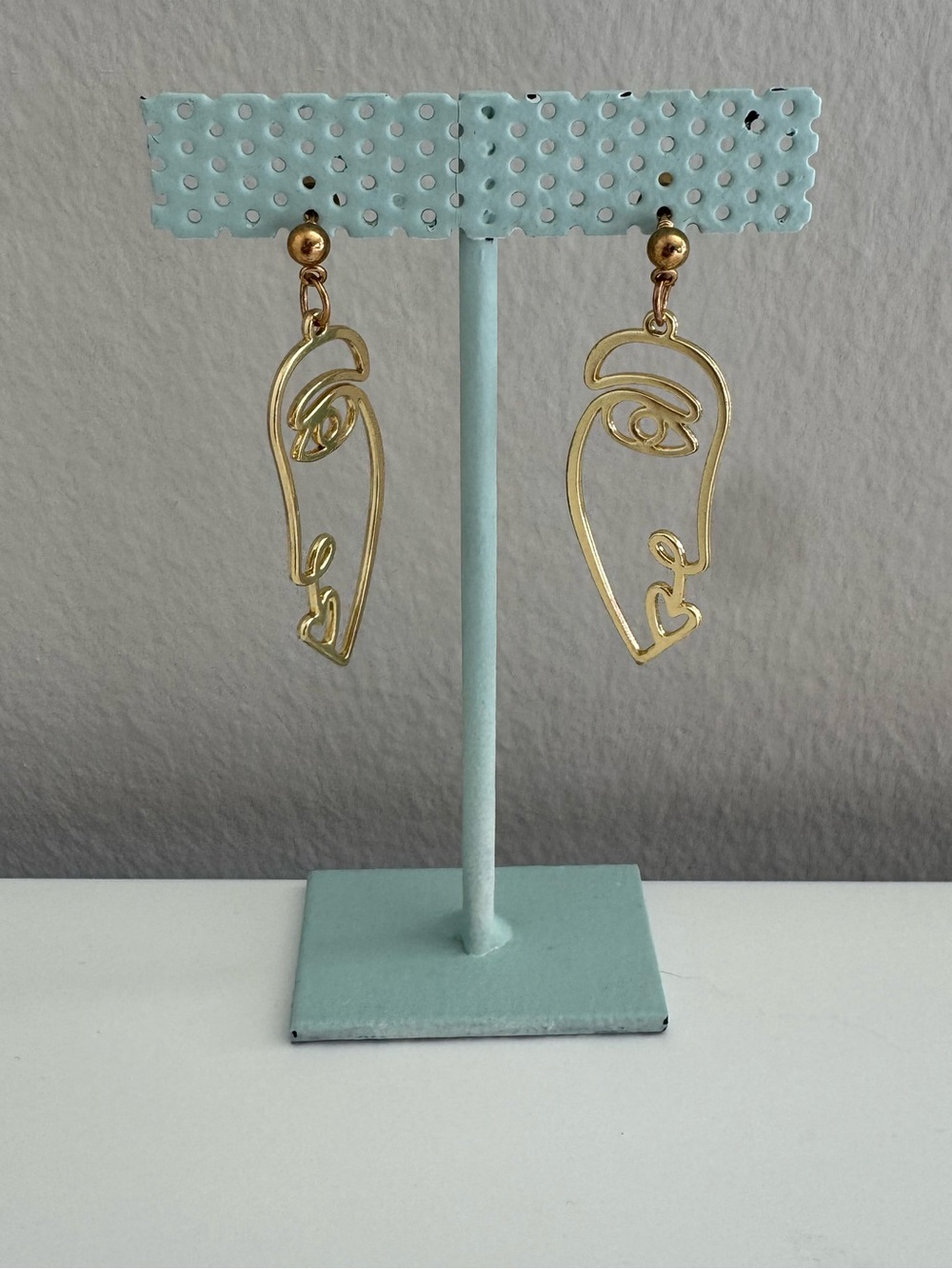 NWT Abstract Face Earrings | Modern Artistic Statement Jewelry - Picture 1 of 1